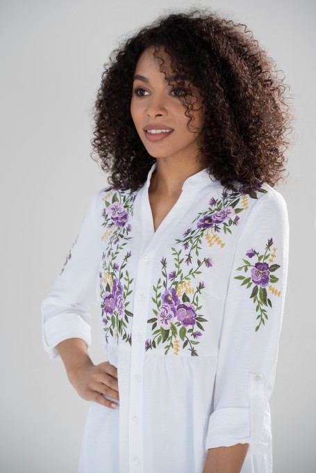 Белая блуза с вышивкой 21-632-1