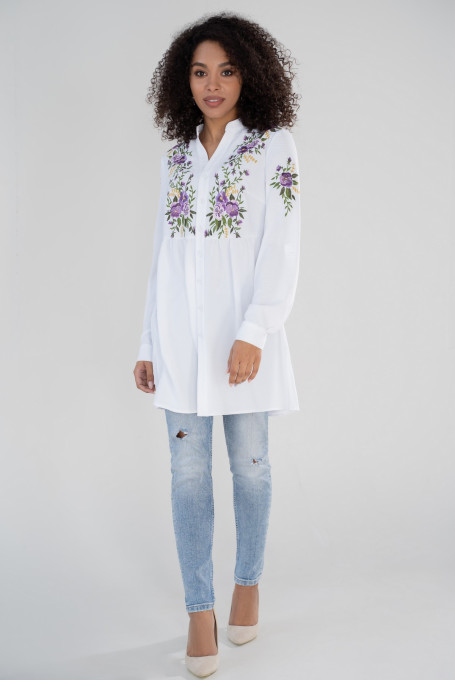 Белая блуза с вышивкой 21-632-1