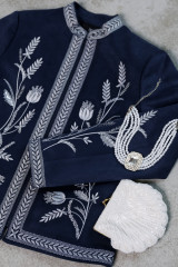 Нарядный синий жакет / пиджак женский с вышивкой URS / ЮРС