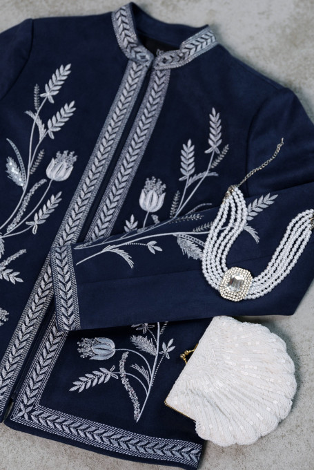 Нарядный синий жакет / пиджак женский с вышивкой 22-507-2