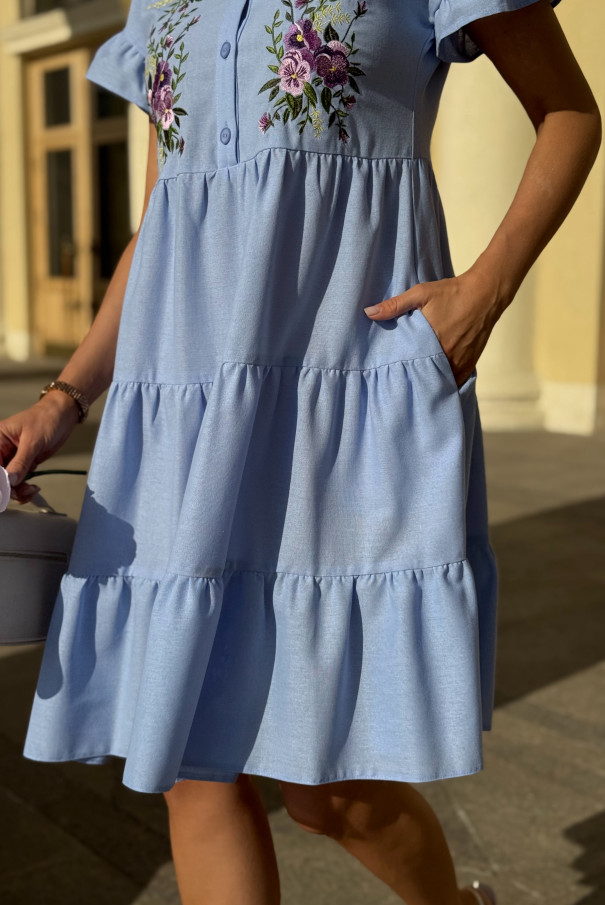 Голубое льняное платье с вышивкой URS / ЮРС