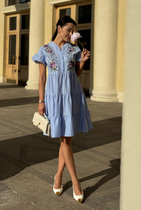 Голубое льняное платье с вышивкой 22-826-2