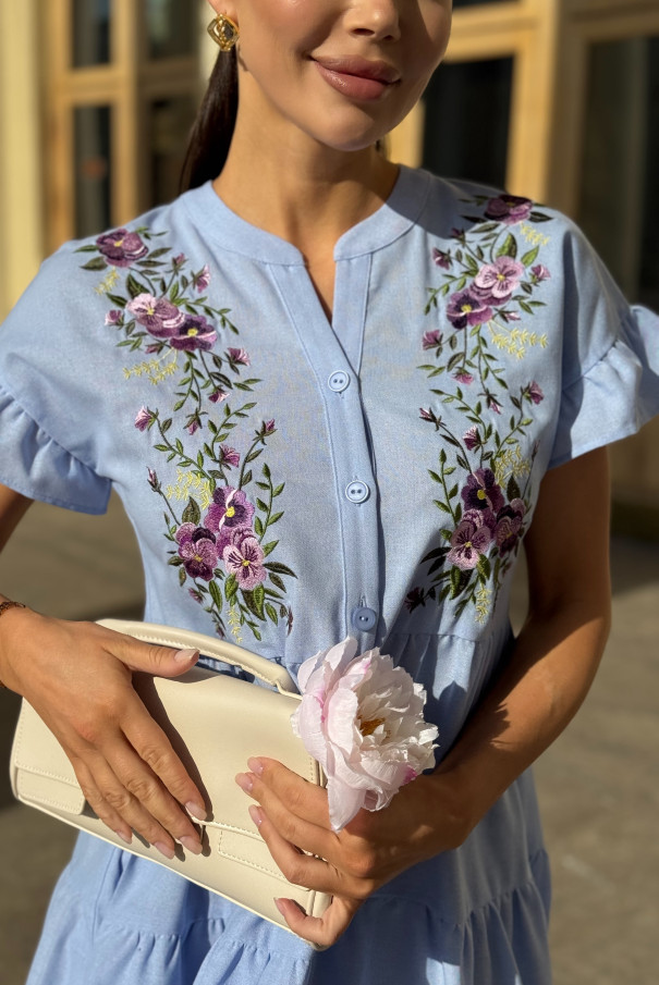 Голубое льняное платье с вышивкой URS / ЮРС