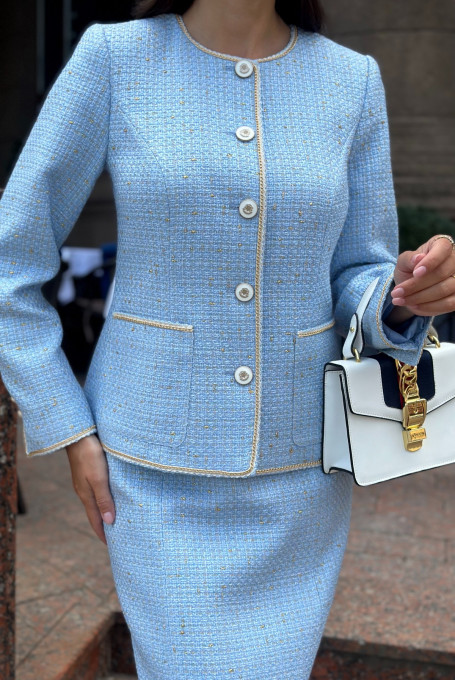 Твидовый костюм с юбкой в голубом цвете 22-972-2