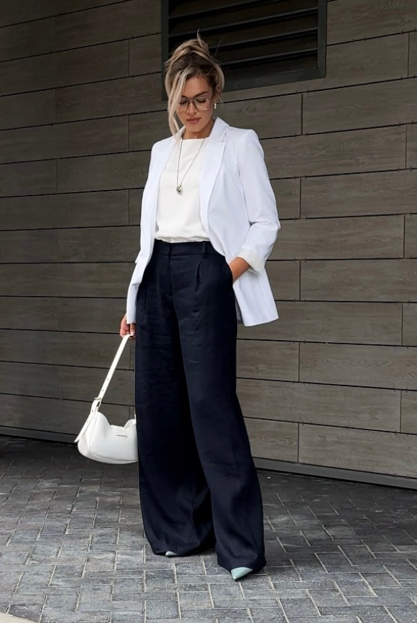 Женский льняной жакет (пиджак) большого размера белого цвета URS / ЮРС