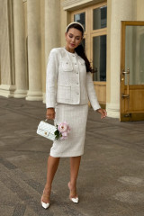 Белый твидовый костюм женский с юбкой в стиле Шанель от бренда URS