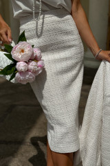 Белый твидовый костюм женский с юбкой в стиле Шанель от бренда URS