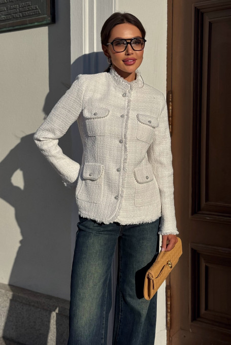 Белый твидовый жакет / пиджак женский приталенный 23-239-1