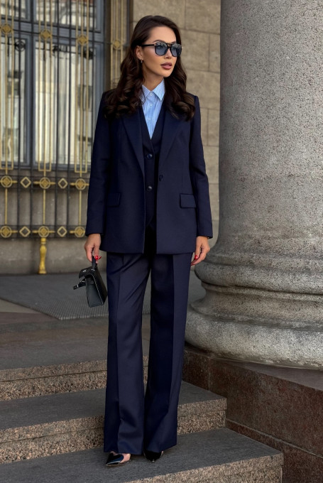 Синий женский брючный костюм-тройка с жилетом 23-261-2