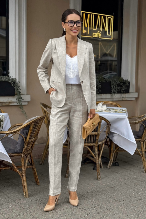 Льняной женский брючный костюм с жакетом URS / ЮРС