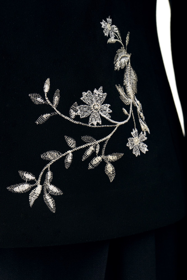 Жакет ( пиджак)  с вышивкой женский URS / ЮРС