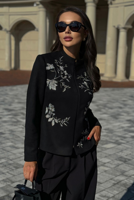 Чёрный нарядный жакет (пиджак) с вышивкой 24-365-1