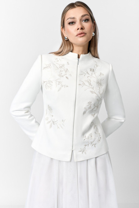 Белый замшевый жакет (пиджак) с вышивкой женский 24-365-2