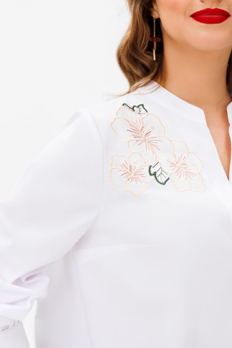 Повседневная блузка с вышивкой 24-394-1