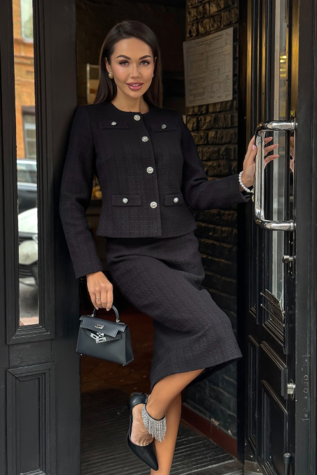 Черный твидовый костюм с юбкой миди деловой 24-411-1