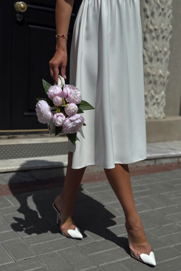 Белое элегантное платье миди, воротник-стойка — URS / ЮРС