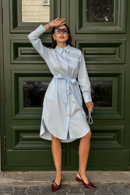 Голубое платье-рубашка с вышивкой 25-524-1