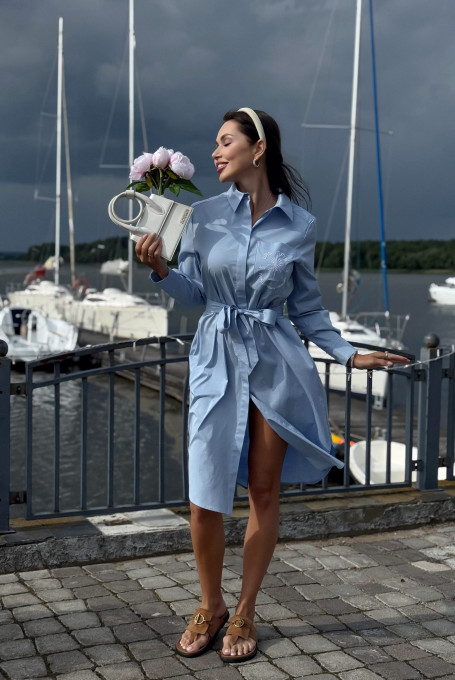 Голубое платье-рубашка с вышивкой 25-524-1