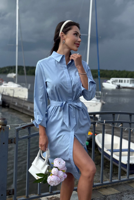 Голубое платье-рубашка с вышивкой 25-524-1