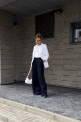 Льняные женские брюки синего цвета URS / ЮРС