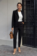 Брюки женские классические черные зауженные URS / ЮРС