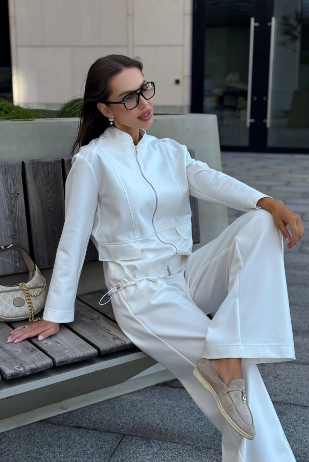 Белый брючный костюм URS в стиле casual ЮРС