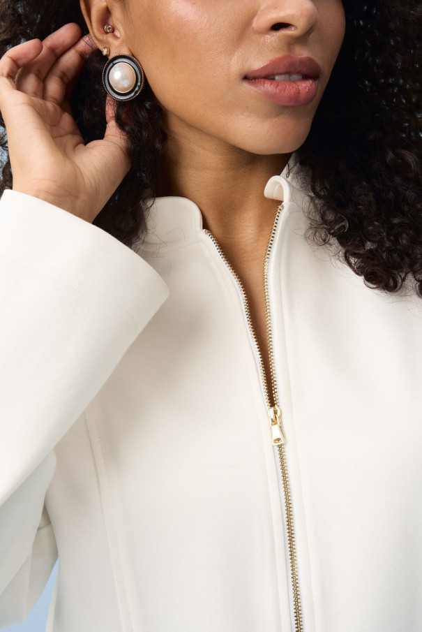 Белый брючный костюм URS в стиле casual ЮРС