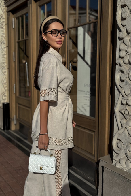 Женский льняной костюм с кружевом 25-564-1