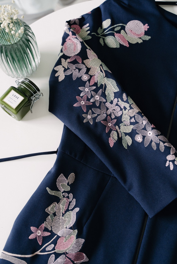 Синее женское платье с вышивкой URS / ЮРС