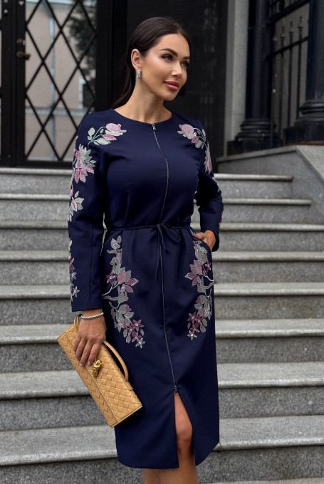 Синее платье с вышивкой миди 26-672-1